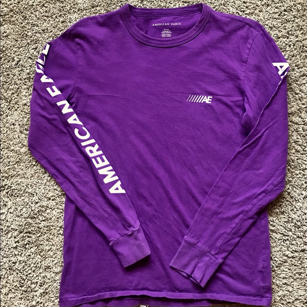 American Eagle Long Sleeve T-Shirt